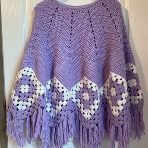 Vintage afghan crochet  Shaw Elegant Lavender and White poncho